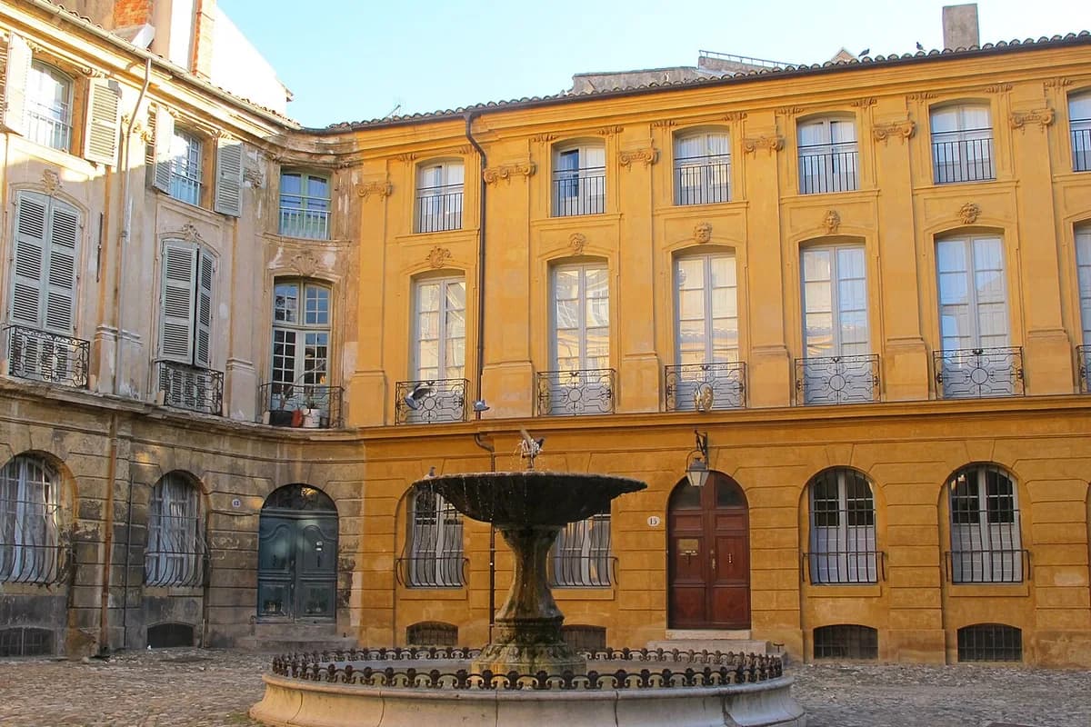 Aix-en-Provence : places, fontaines et découverte artistique