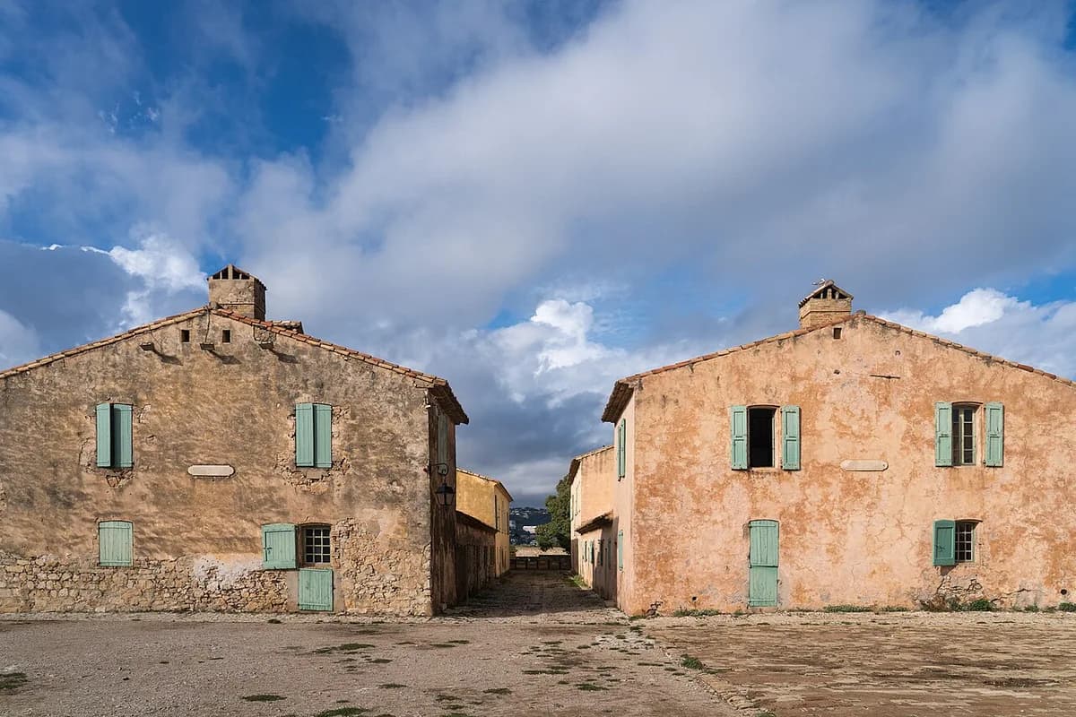 Cannes : du Suquet aux îles de Lérins, une autre idée de la Croisette