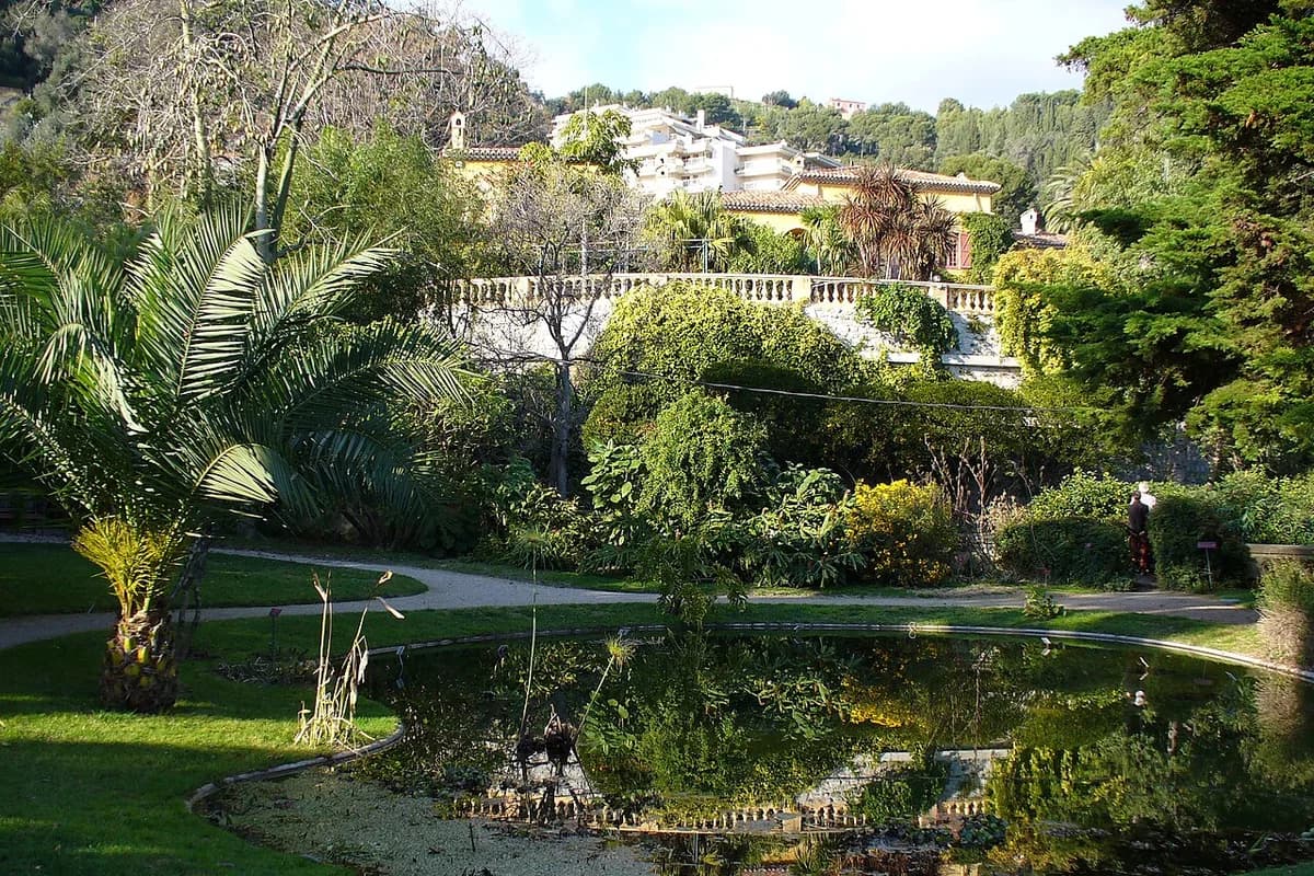 Menton : jardins, ruelles colorées et découverte du citron